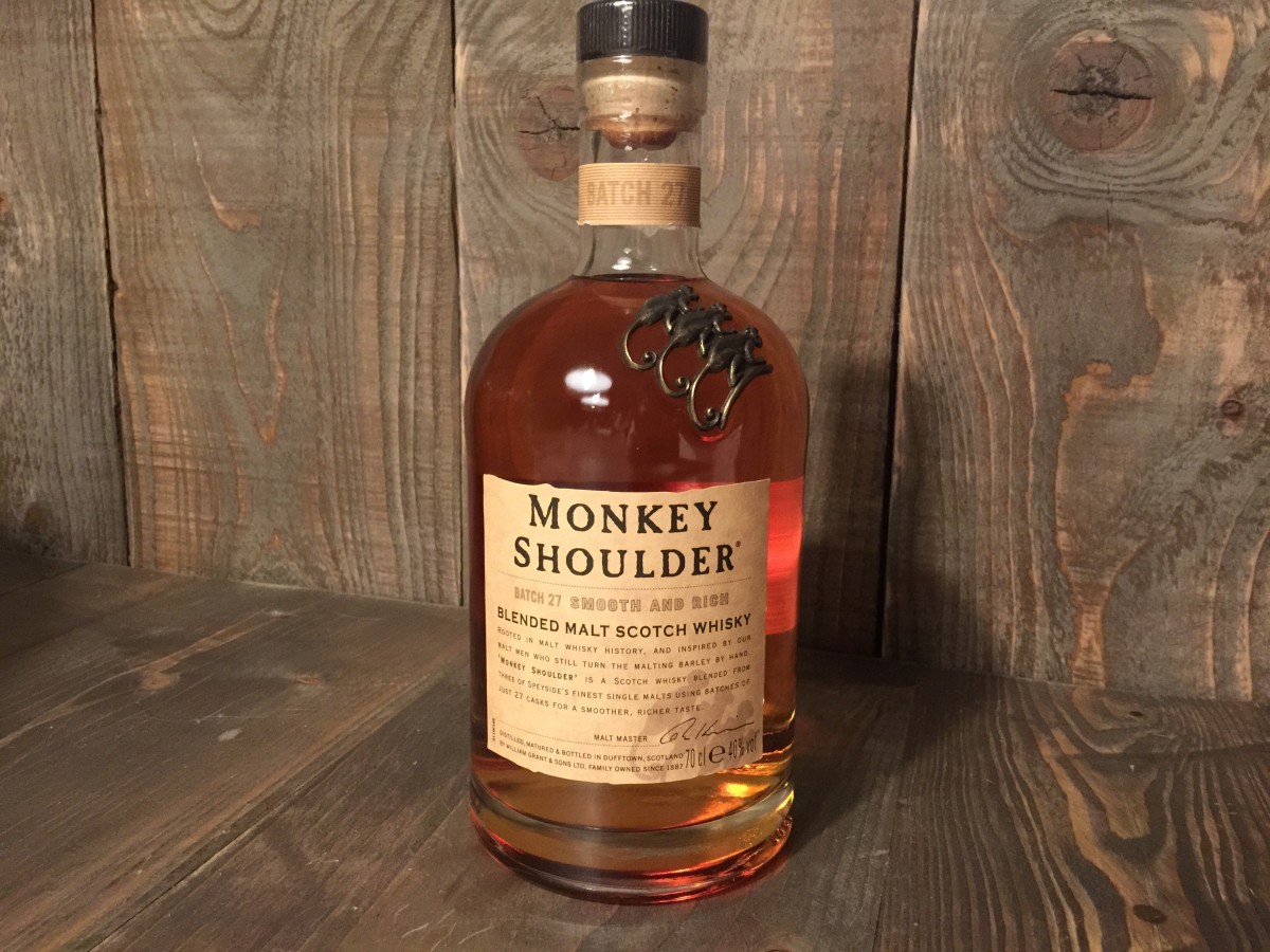 Манки шолдер 0.7. Виски манки. Виски Monkey Shoulder. Виски с обезьянами на бутылке. Виски Monkey Shoulder 0,7 л в подарочной упаковке + стакан.