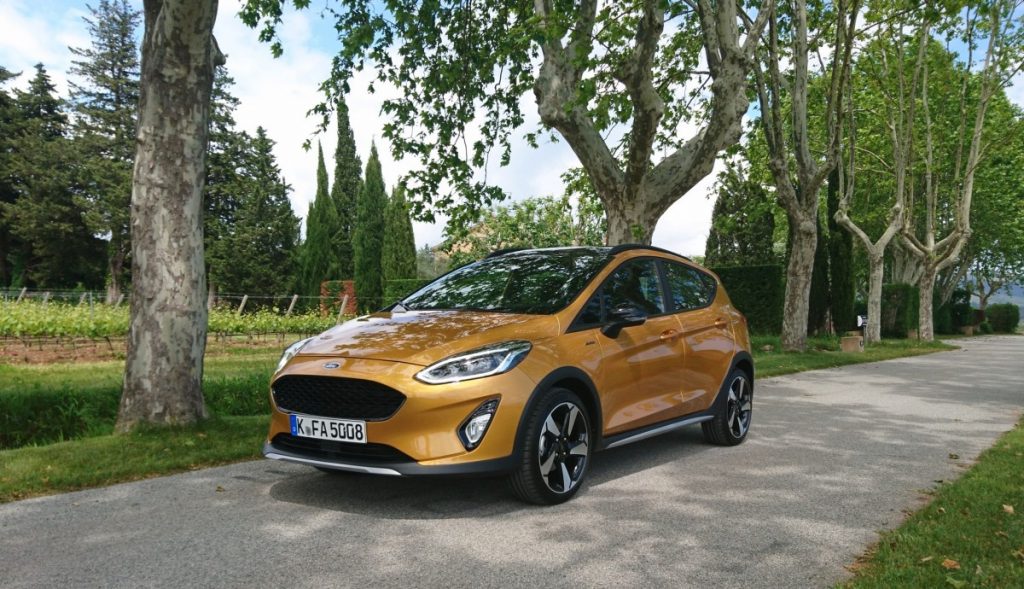 Ford Fiesta Active oker geel