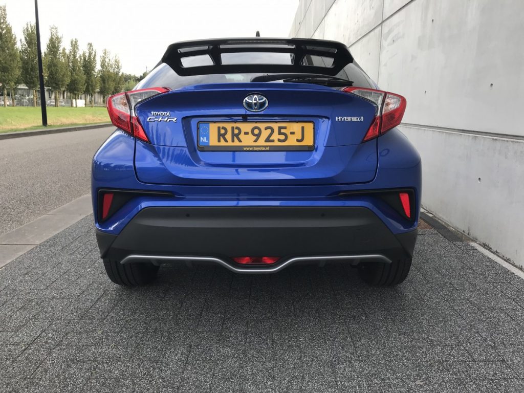 Toyota C-HR Adventure 1.8 hybride achteraanzicht