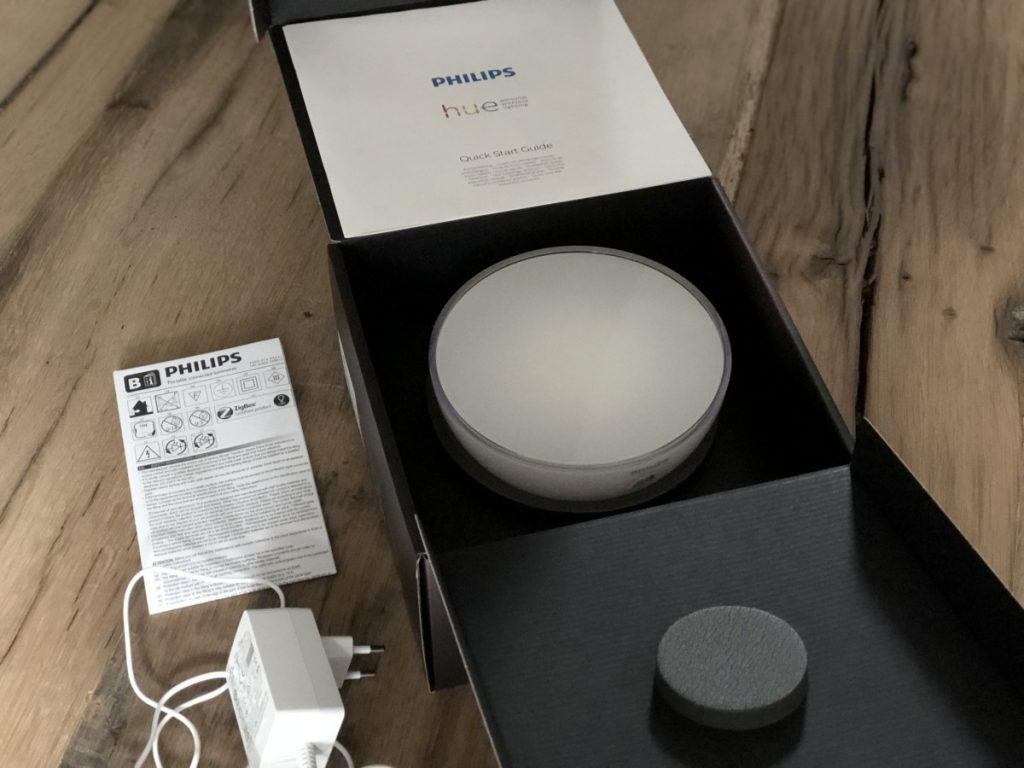 Philips Hue Go Lamp in de verpakking