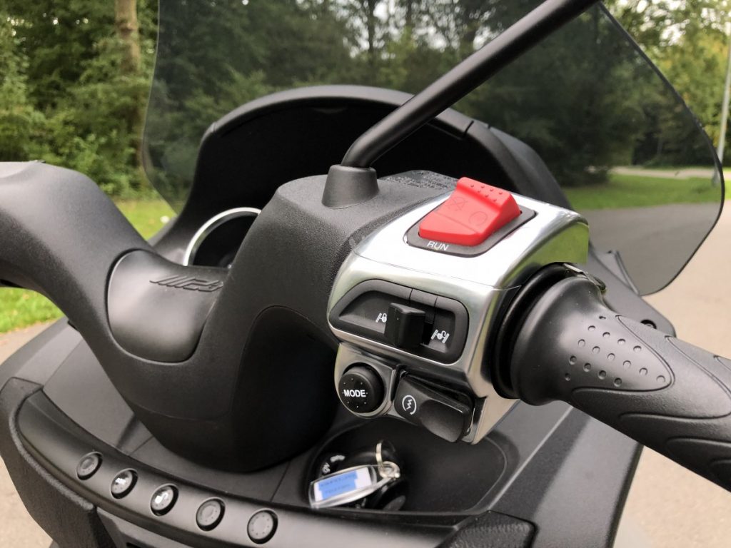 Piaggio MP3  contact 