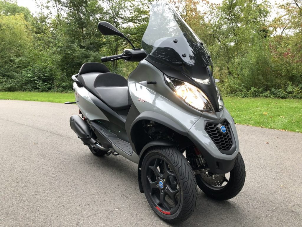 Piaggio MP3 links voor aanzicht