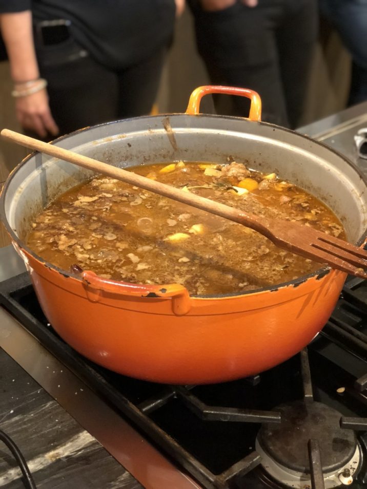 Hoe maak je stoofvlees lekker en mals 5 tips voor een top stoof. B4men Hoe maak je stoofvlees lekker en mals 5 tips voor een top stoof. B4men