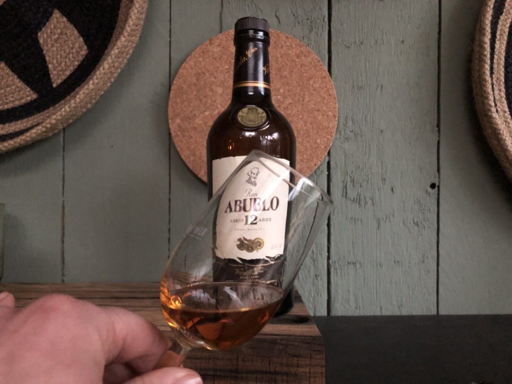 Abuelo rum 12 jaar oud review
