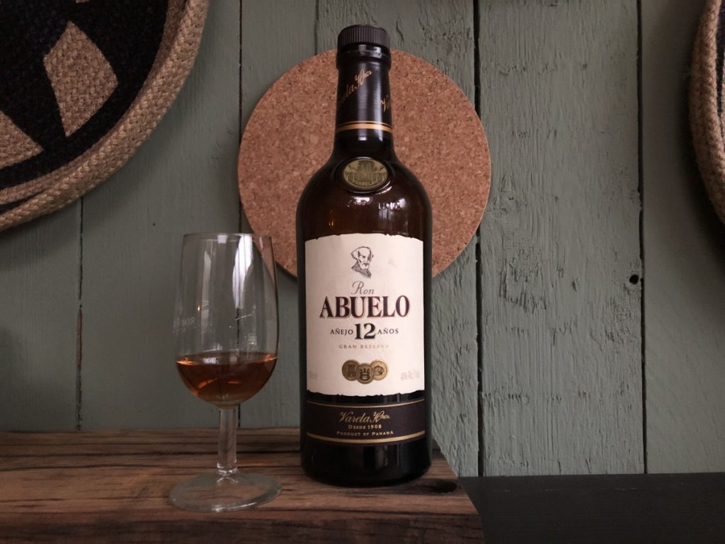 Abuelo rum 12 jaar oud review
