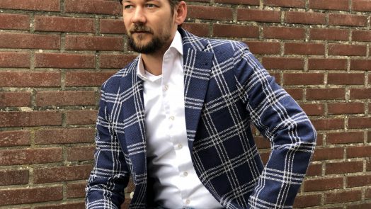 De outfit sportief maar stijlvol gedragen