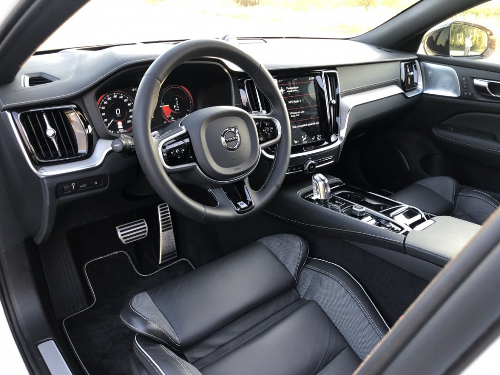 cockpit van de Volvo v60 T8