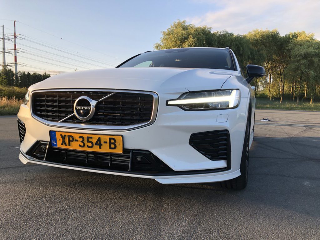 mooie koplampen sieren de Volvo V60