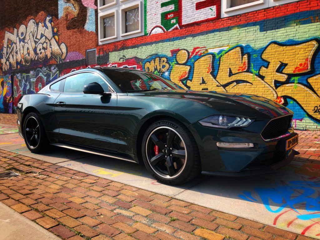 Een toffe foto van de Ford Mustang Bullit 