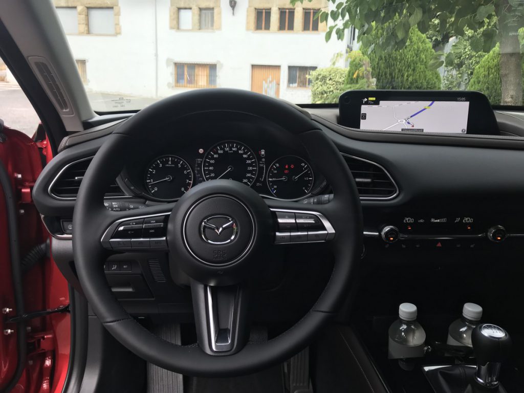 De cockpit van de Mazda CX 30