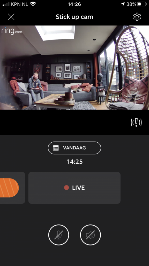Dit is het beeld van de Ring Stick Up Cam in de app op mijn iPhone