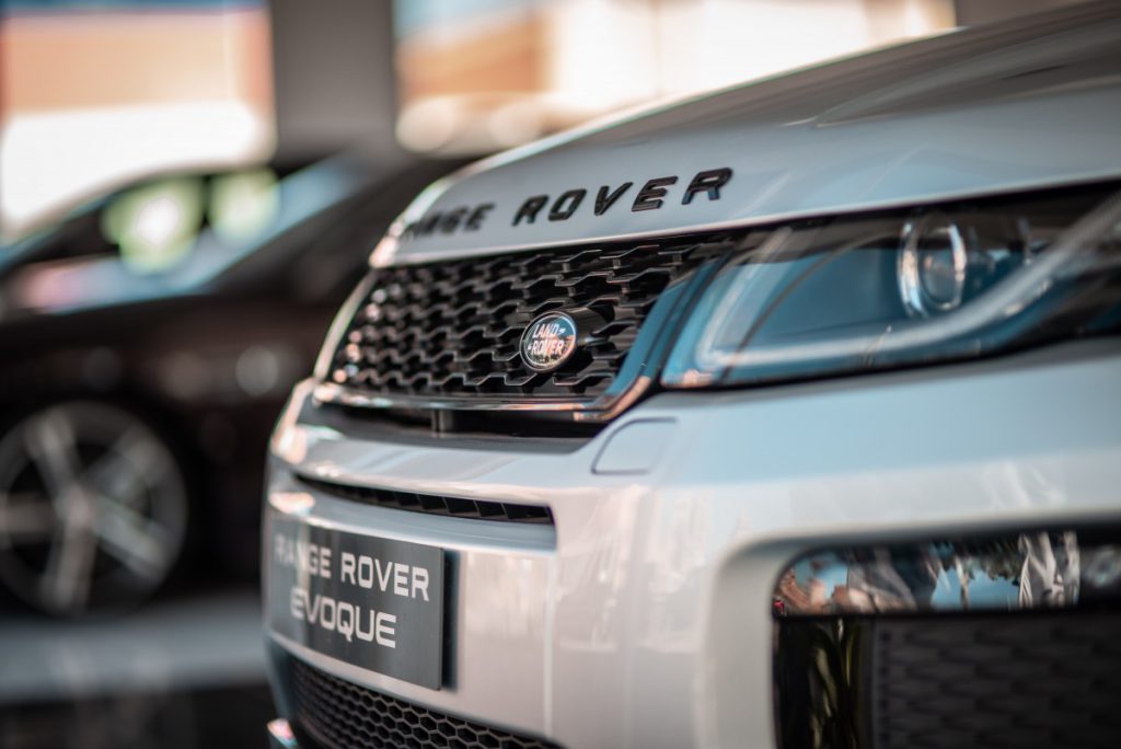 Een toffe range rover behoort ook zeker tot de mogelijkheden om te importeren