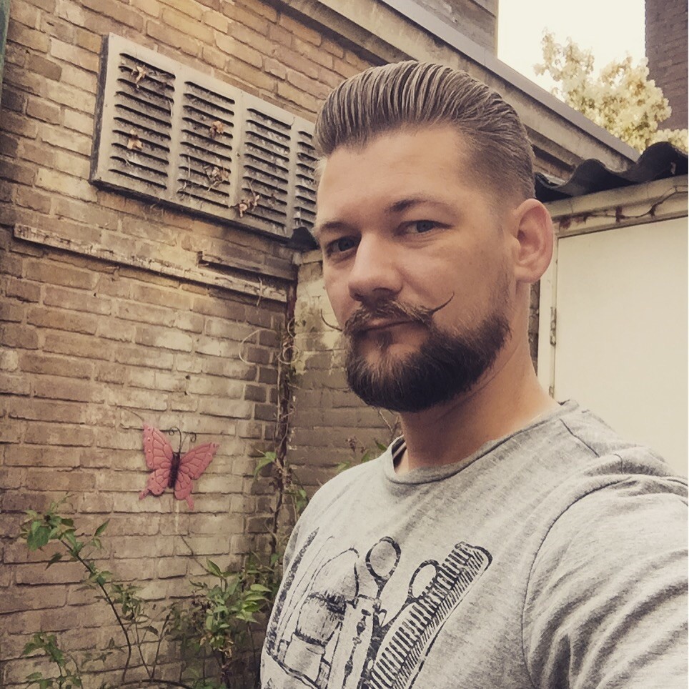 Suavecito pomade, een glanzende stevige haar look