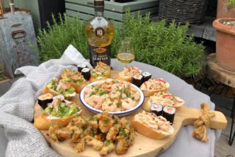 borrelplank met vis recepten bij genever