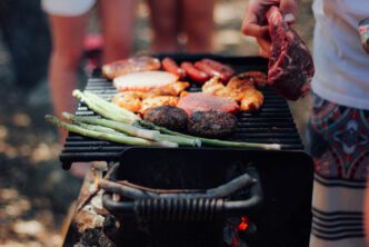 een bbq voorbereiden