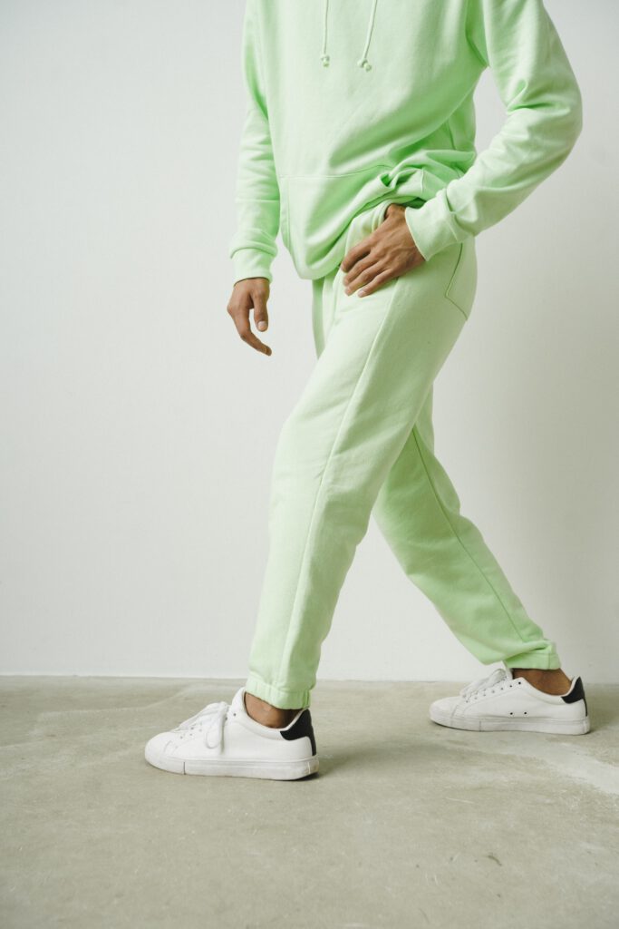 Fashiontrends voor mannen in 2022 zijn heel veel pastelkleuren 