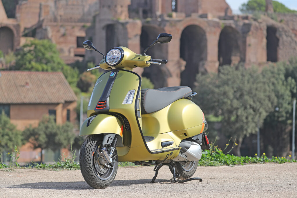 De nieuwe Vespa GTS 2022