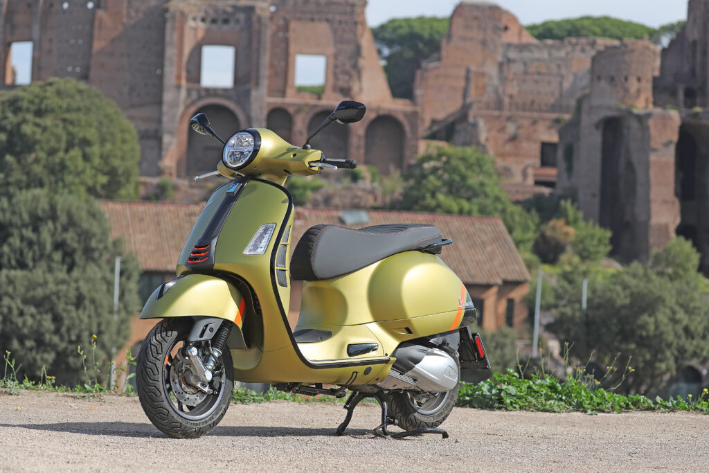 De nieuwe Vespa GTS 2022