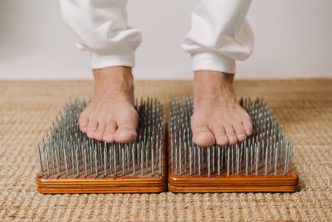 meditatie op een spijkermat is heerlijk