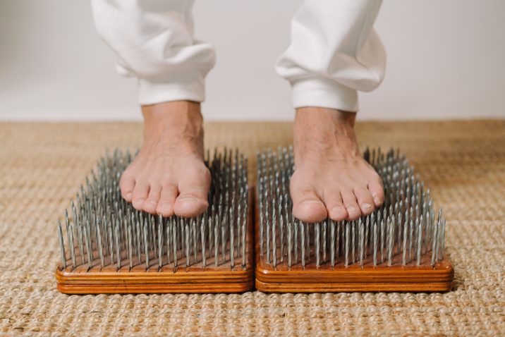 meditatie op een spijkermat is heerlijk